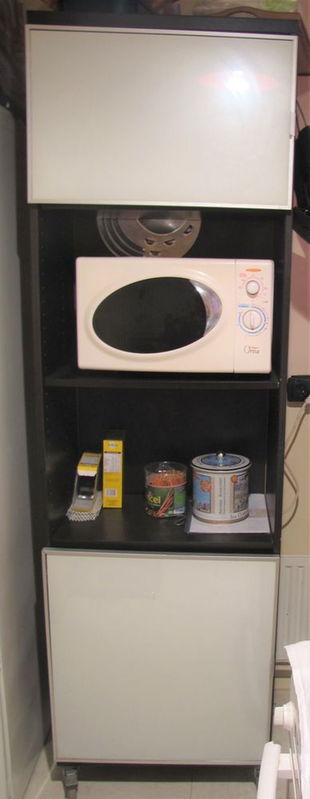 MEUBLE de rangement ? 40 €
En parfait &eacute;tat
Compositions : P Meubles