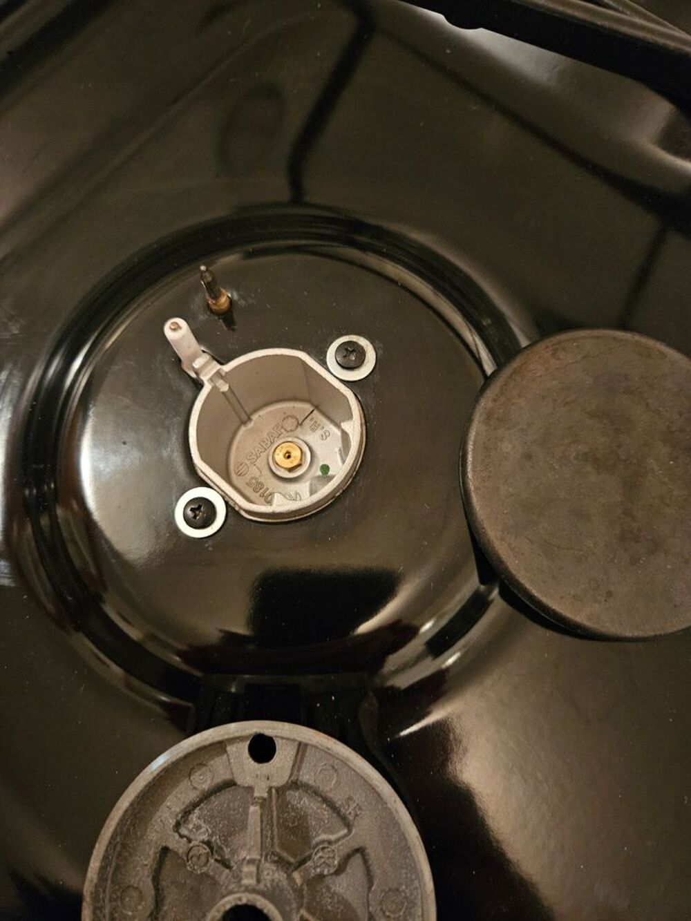 Cuisini&egrave;re mixte INDESIT tr&egrave;s bon &eacute;tat peu servi. Electrom�nager