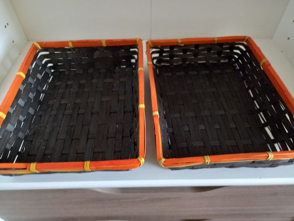 LOT DE 2 CORBEILLES RECTANGULAIRES NOIRES ET ORANGE Décoration