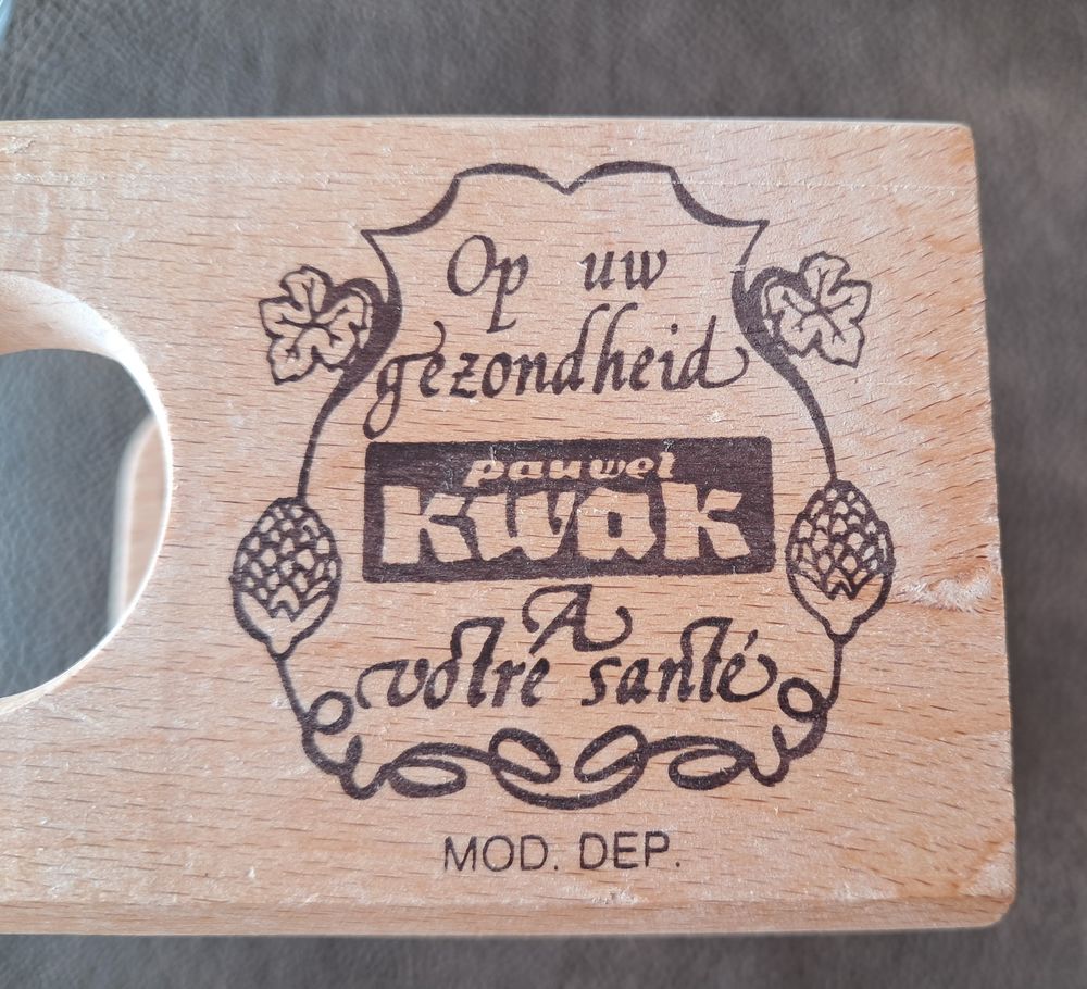lot de 2 verres &agrave; bi&egrave;re pauwel Kwak avec support en bois 