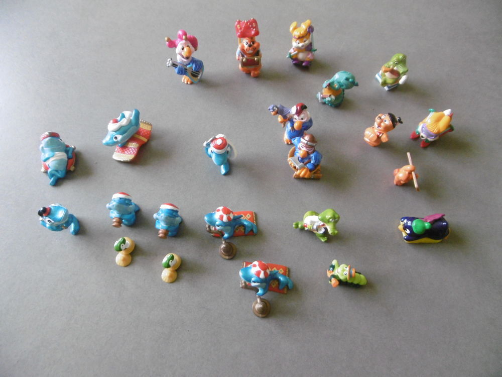 Lot de 23 personnages neufs Kinder Surprise 