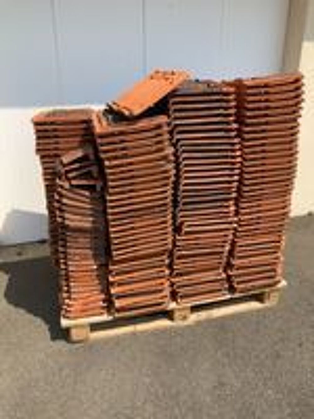 Lot de 200 tuiles Terreal R&eacute;sidence 13 + 26 tuiles de rive Bricolage