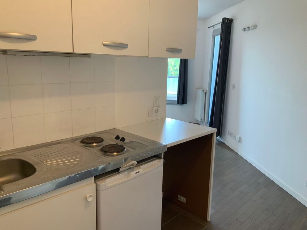 Location Appartement STUDIO 2m2 +  balcon 4m2 + Pkg en S/Sol - PARIS 12e Paris 12