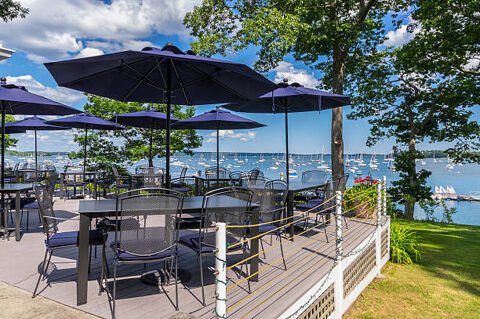 RESTAURANT LES PIEDS DANS L'EAU � STATION BALNEAIRE GIRONDE 359700 33000 Bordeaux