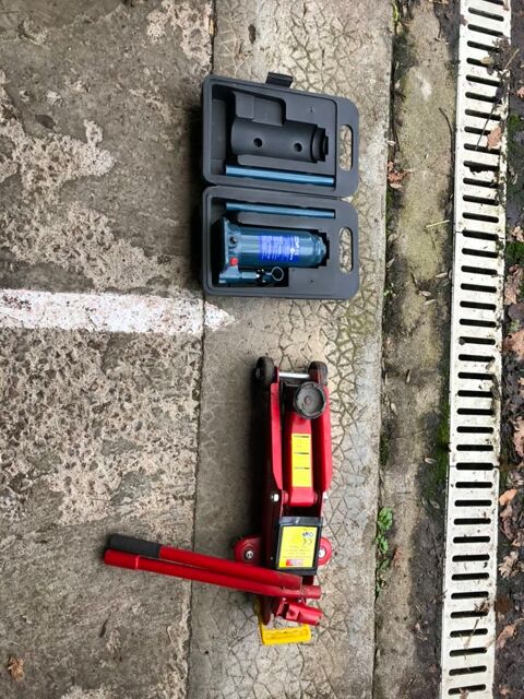 Pi&egrave;ces et &eacute;quipements Voiture Pi&egrave;ces et &eacute;quipements Voiture  occasion Anz&ecirc;me 23000