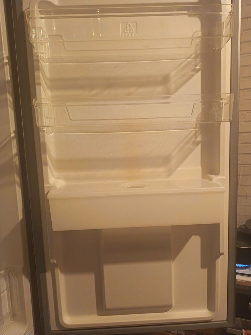 R&eacute;frig&eacute;rateur combin&eacute; SIGNATURE avec distributeur d'eau Electroménager