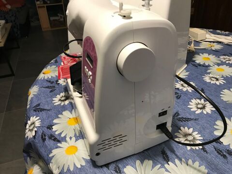 machine � coudre Singer 250 Cournonterral (34)