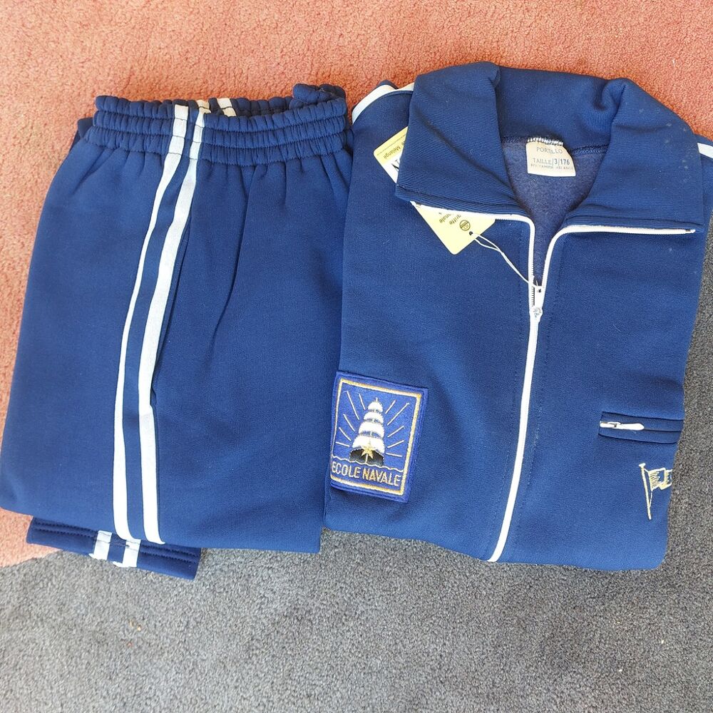 surv&ecirc;tement neuf jamais port&eacute; Vtements