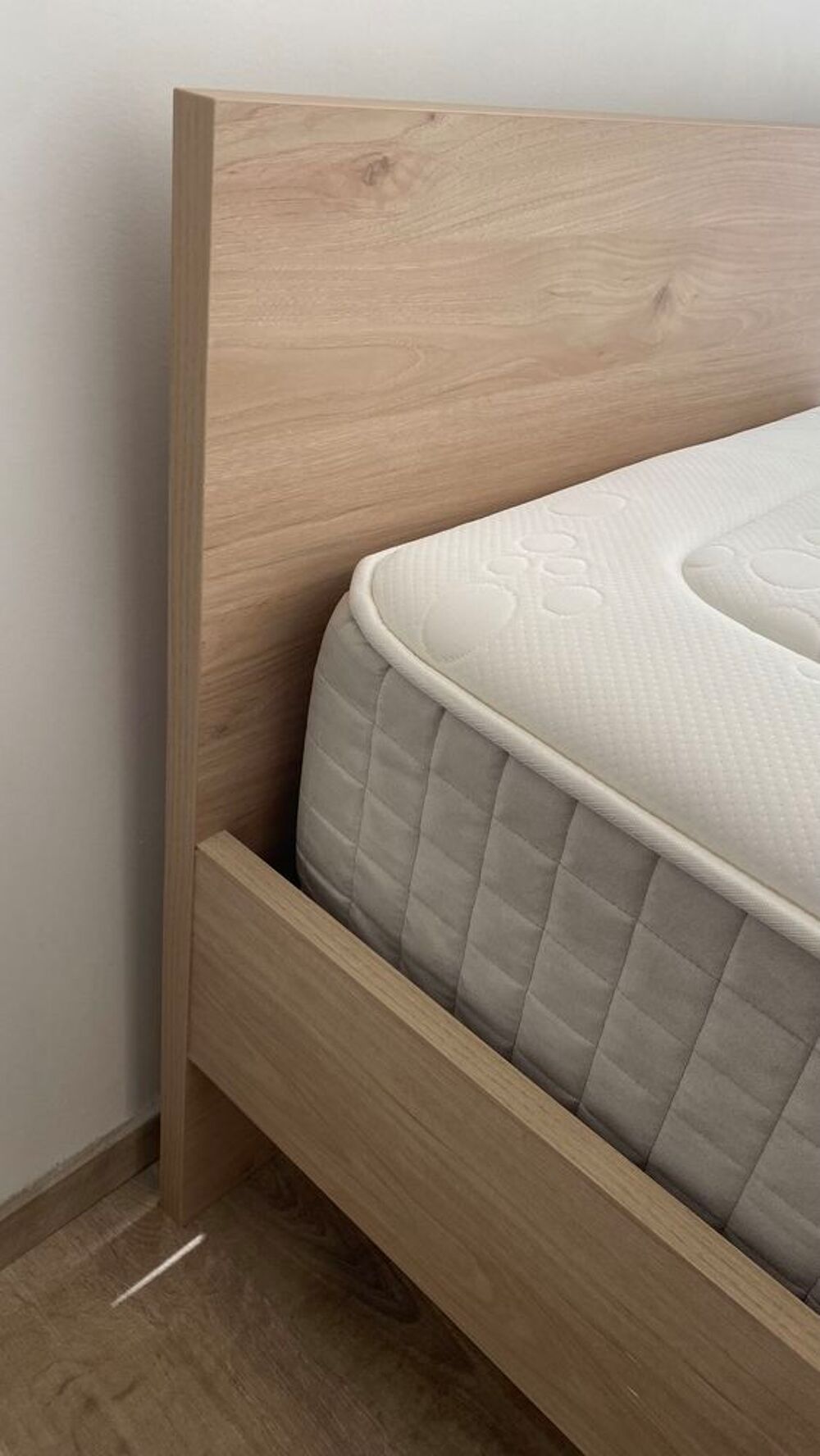 Matelas en excellent &eacute;tat 140x190 Meubles