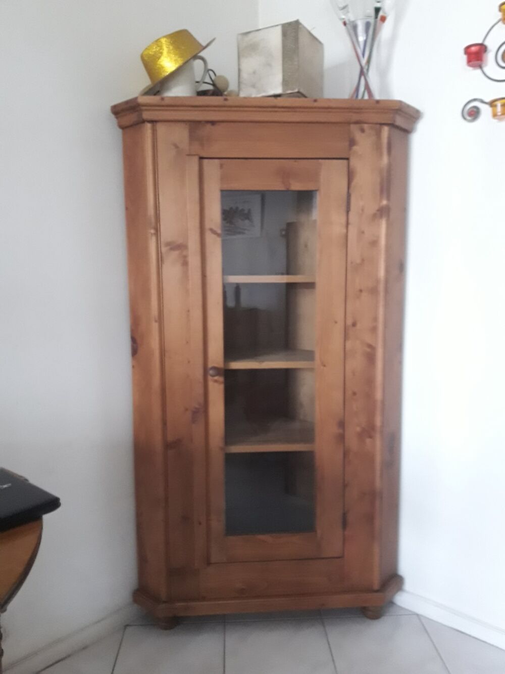 Armoire vitrine d'angle en bois Meubles