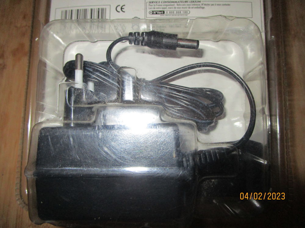 chargeur d'accus universel &eacute;cologique Consoles et jeux vidéos