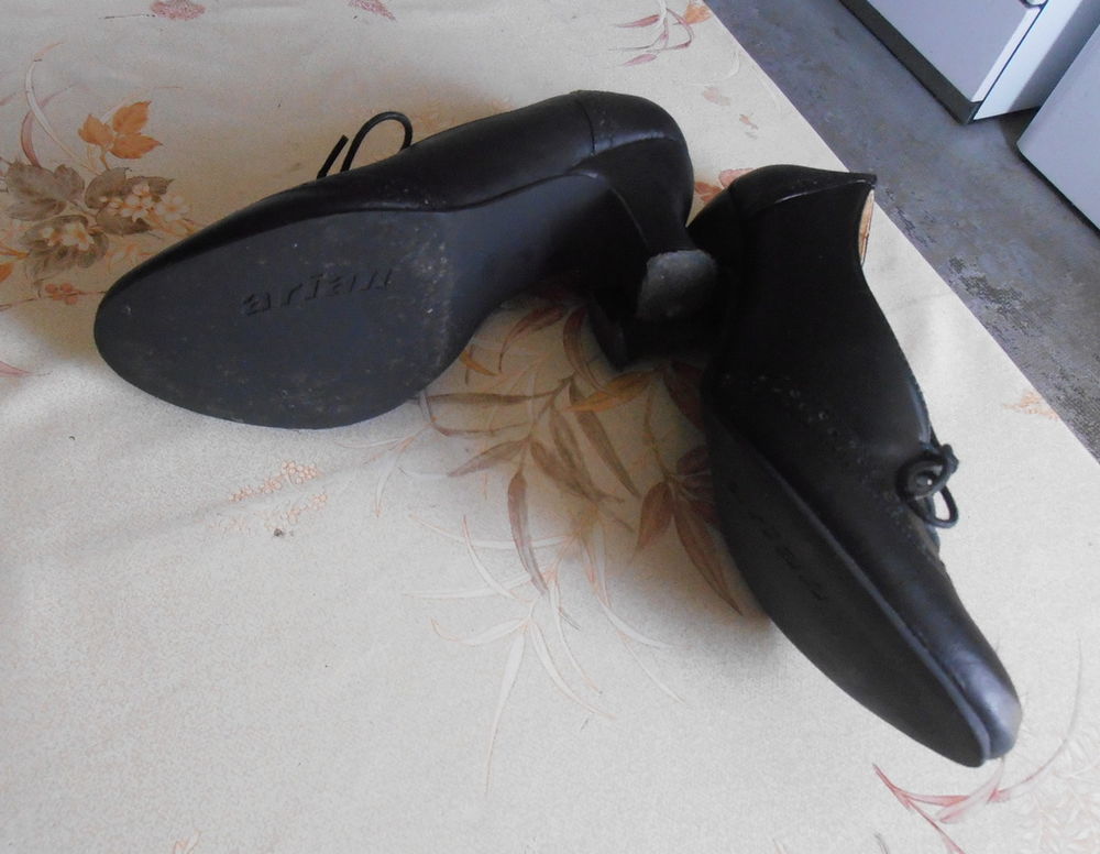 Chaussure haute noire Arian taille 39 NEUVE Chaussures