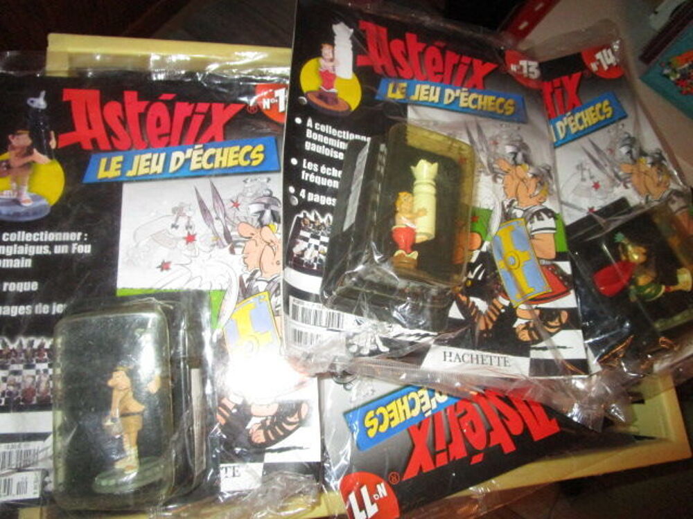 FIGURINE PIECE JEU ECHEC "ASTERIX-OBELIX" 