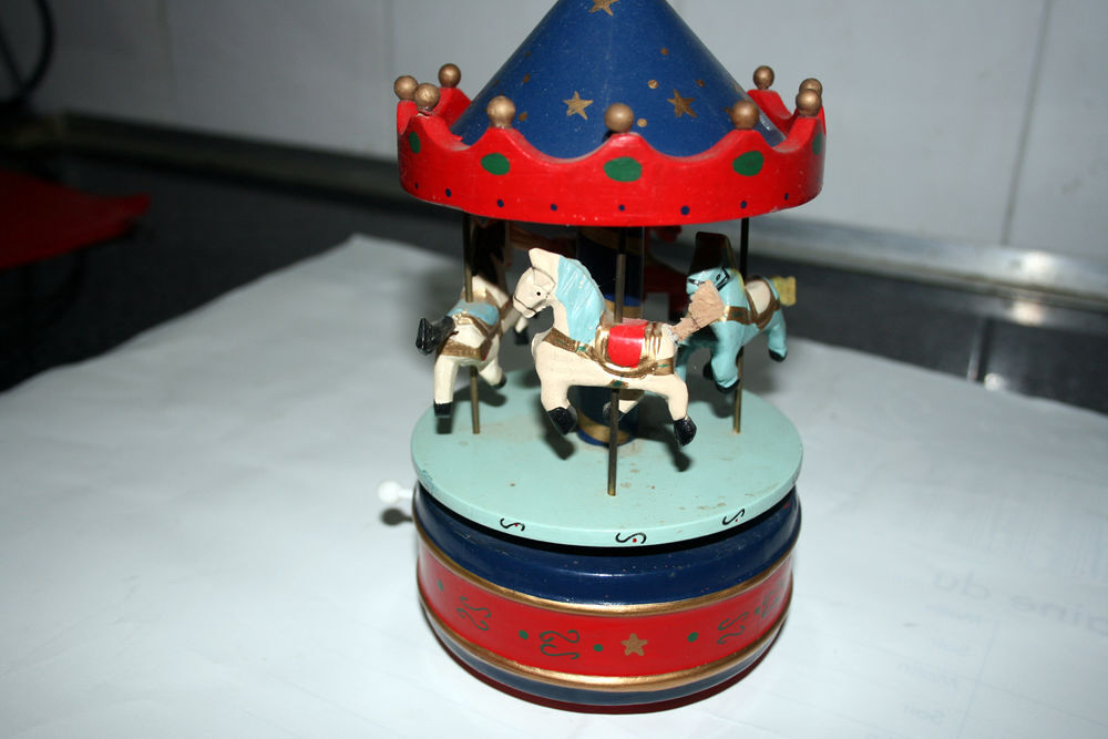 Carrousel ancien Jeux / jouets