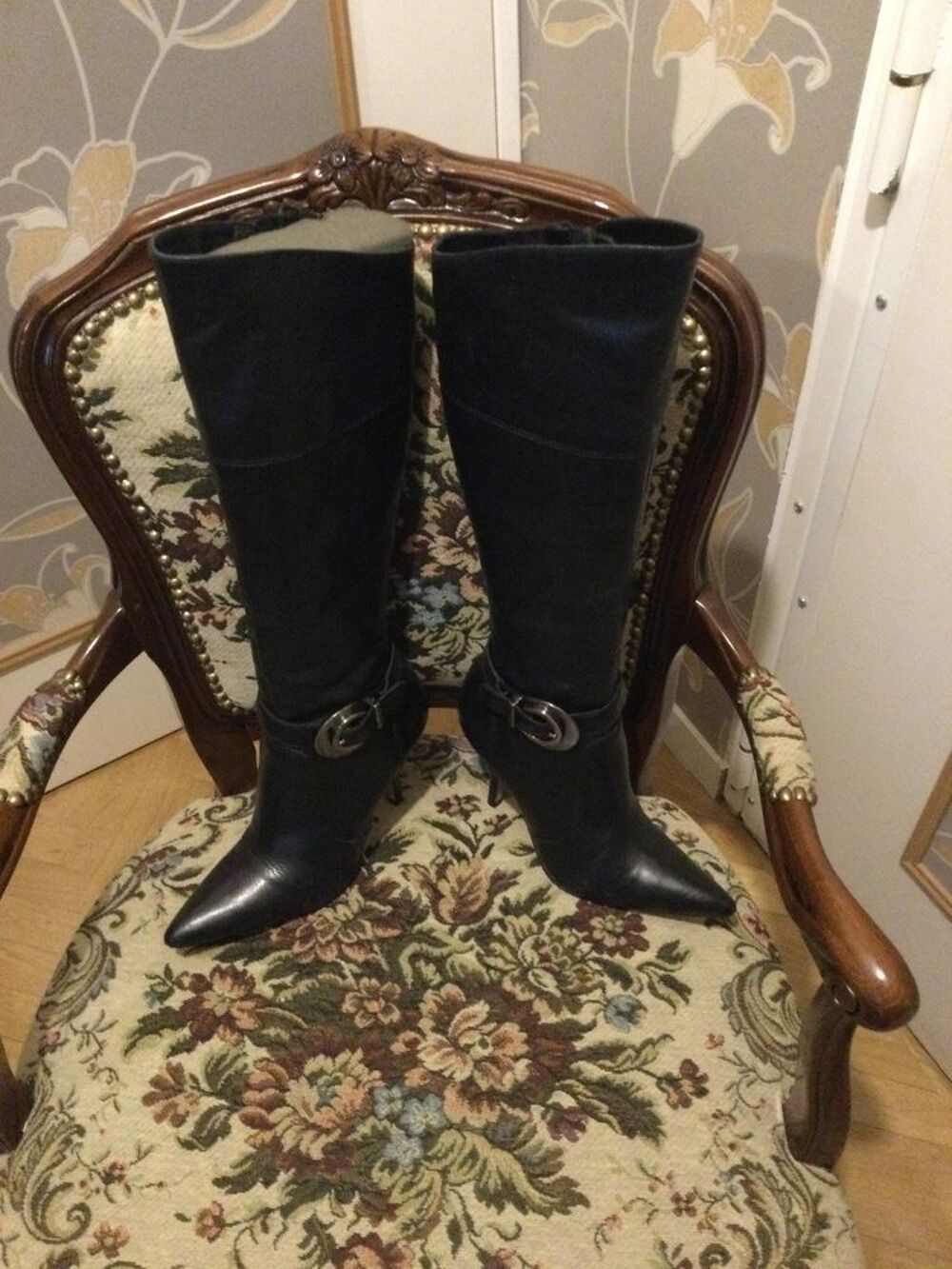 BOTTE CUIR AGNEAU NOIR avec une Bride sur le c&ocirc;t&eacute; SAN MARINA Chaussures