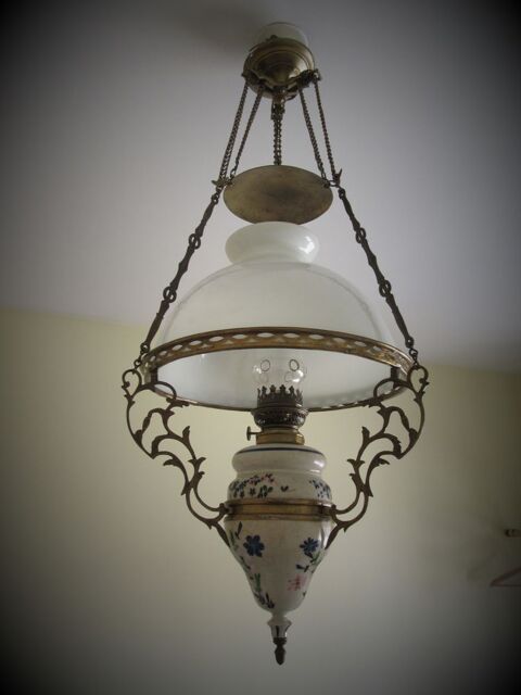 Lampe suspension opaline
80 Canet (34)