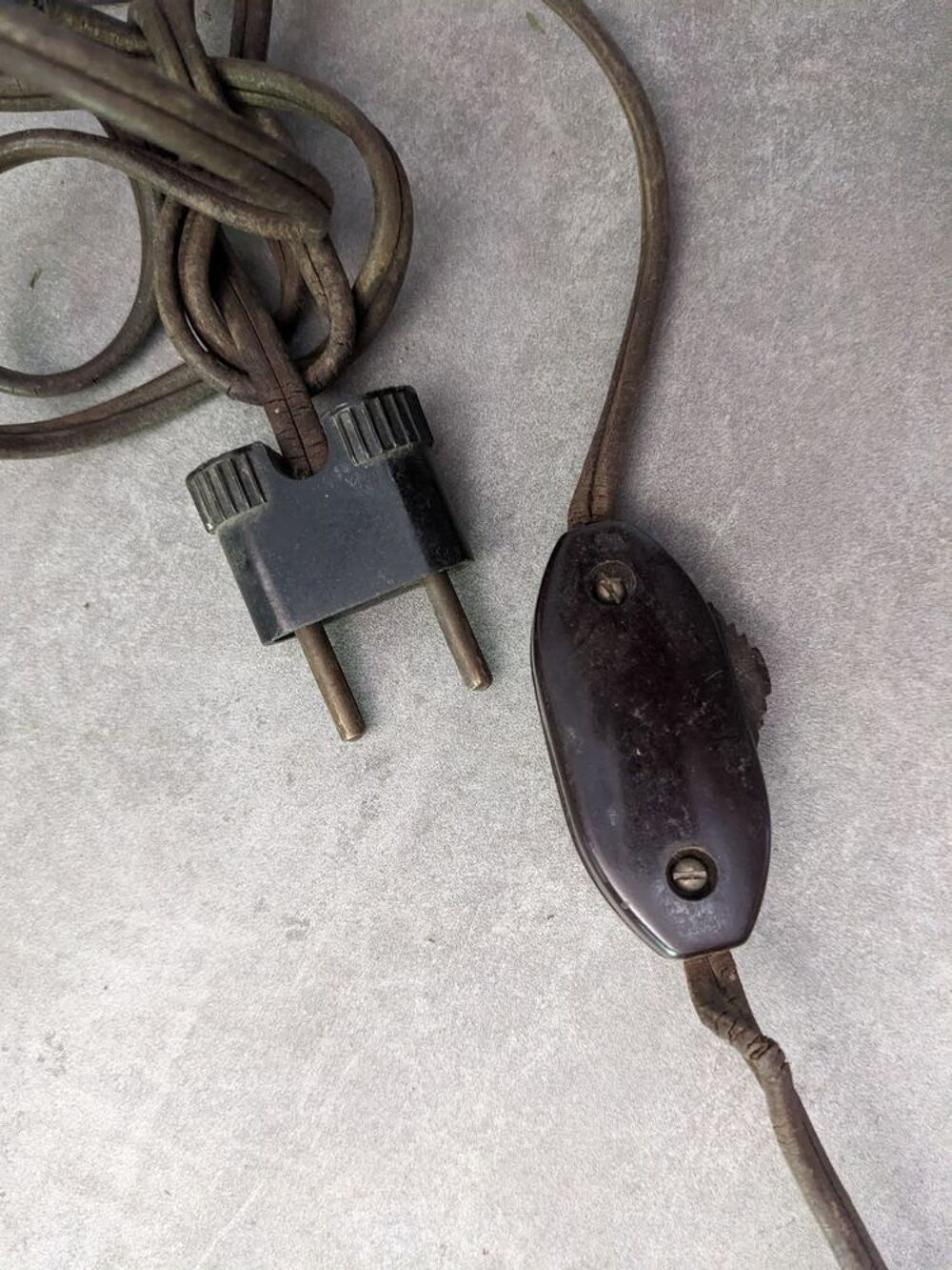 Interrupteur + prise en bak&eacute;lite vintage 1950 en tr&egrave;s bon &eacute;t Bricolage