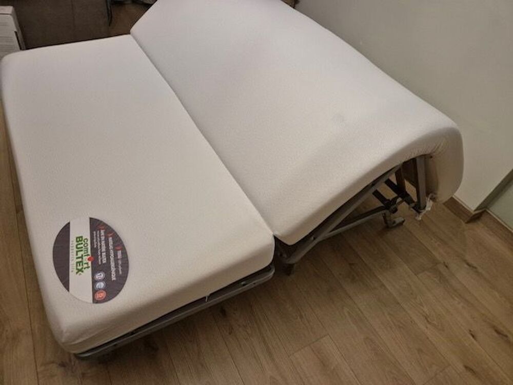 Canap&eacute; BZ 140x200 (Matelas BULTEX 35kg/m3) Tr&egrave;s bon &eacute;tat Meubles