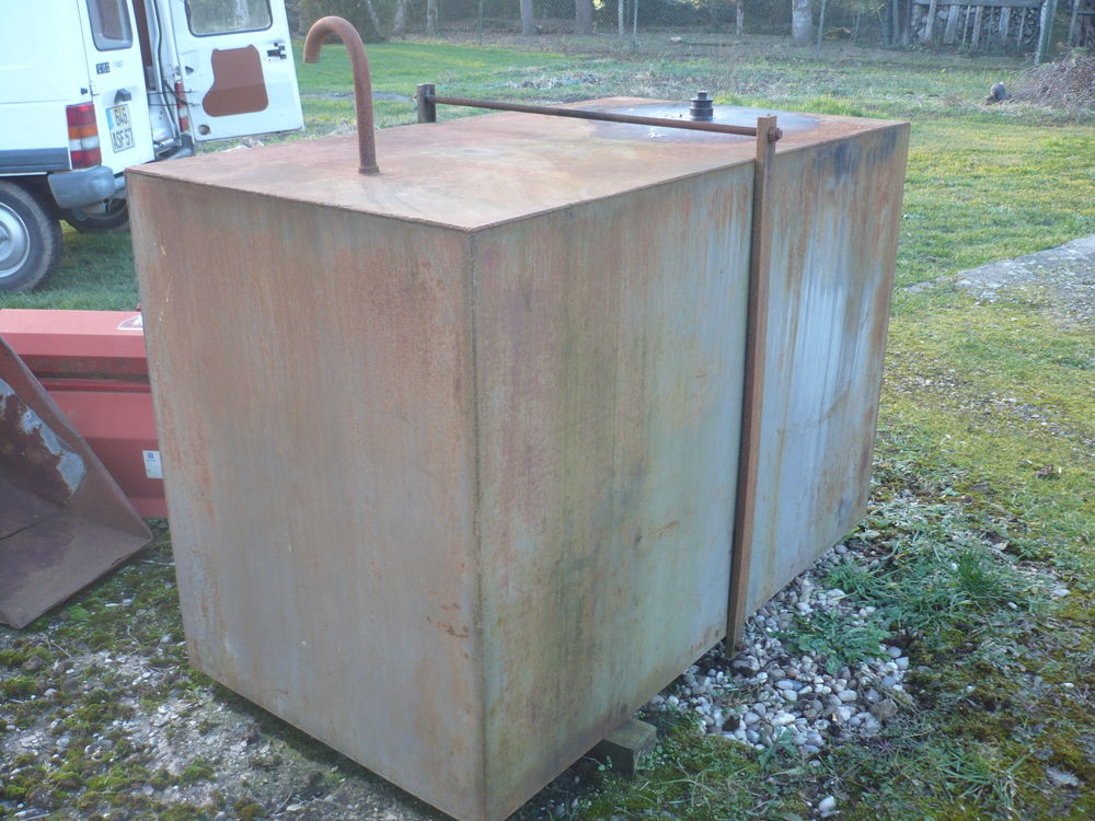 Cuve &agrave; fuel en acier. Bricolage