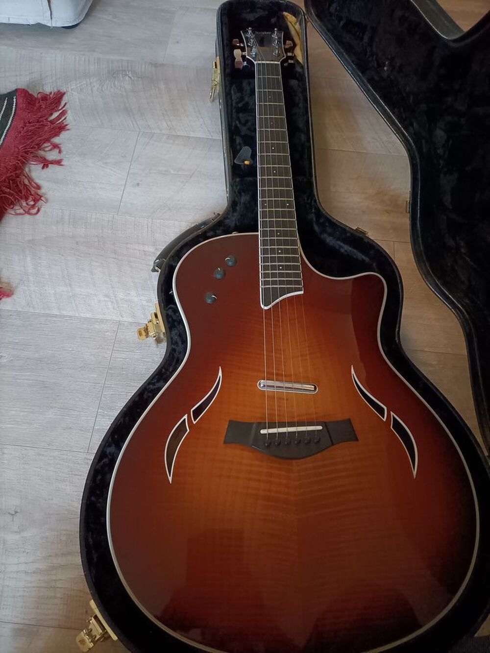 guitare &eacute;lectrique Taylor t5 Instruments de musique