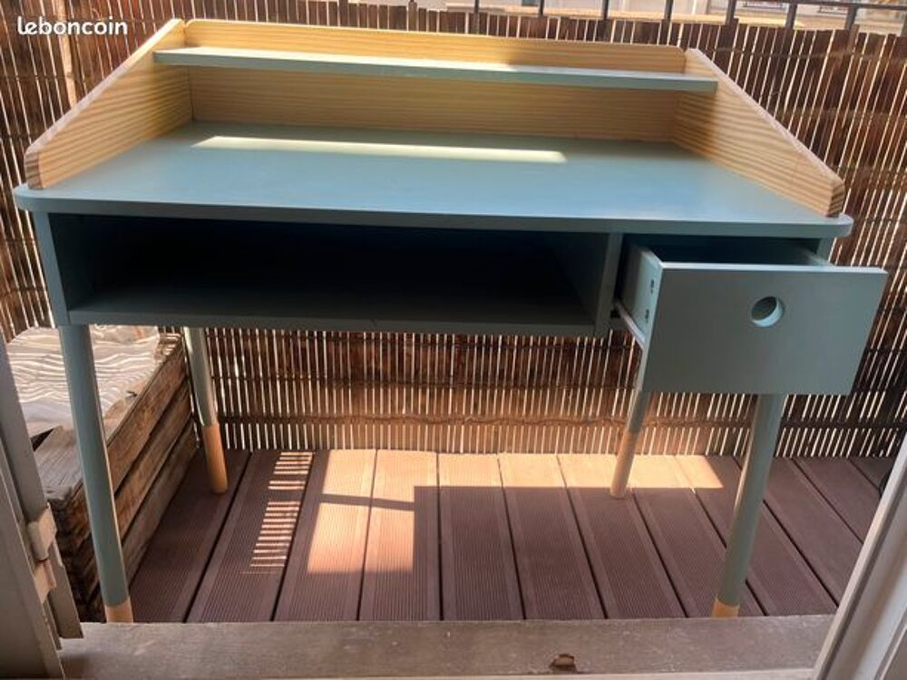 bureau enfant - &eacute;tat quasi neuf Meubles