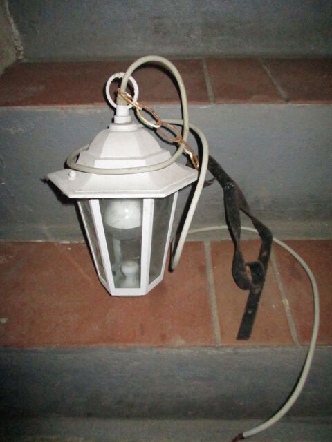 2 lanternes dehors/fer forg� pour accrocher en tr�s bon �tat 0 M�rignies (59)