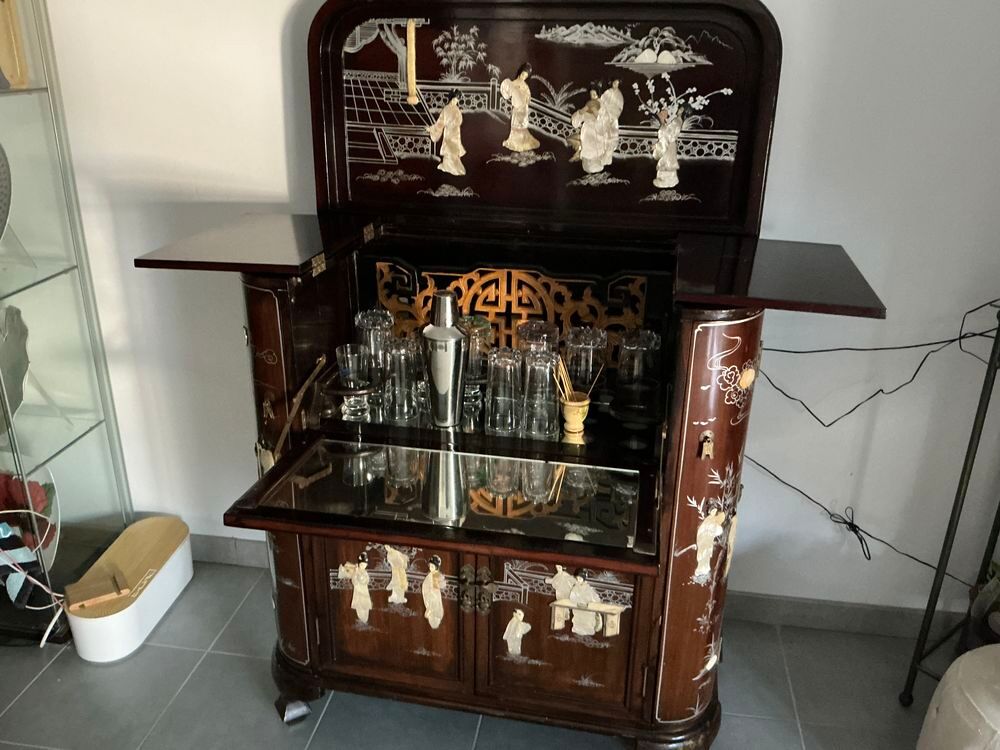 bar laqu&eacute; &agrave; motifs nacr&eacute; chinois Meubles