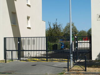  Parking / Garage à louer 11 m² Bordeaux
