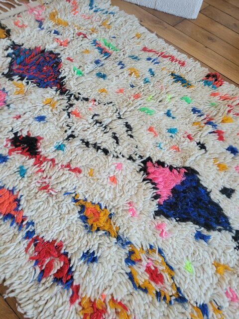TAPIS BERBERE THEM COLORE. 250 Paris 18 (75)