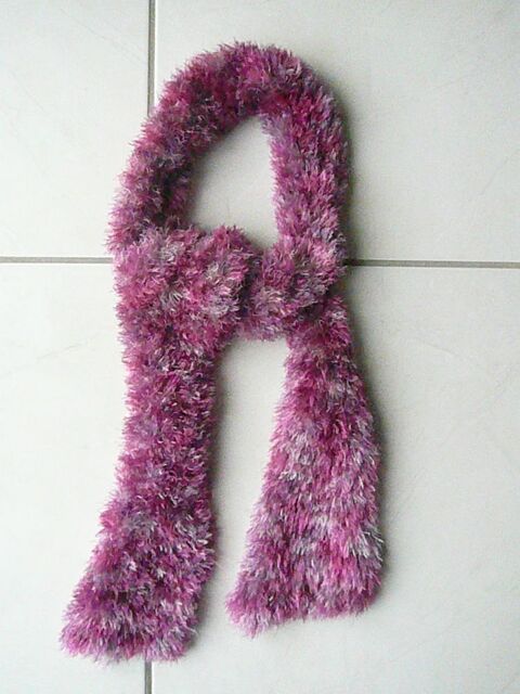 Echarpe fuchsia 4 Franqueville-Saint-Pierre (76)