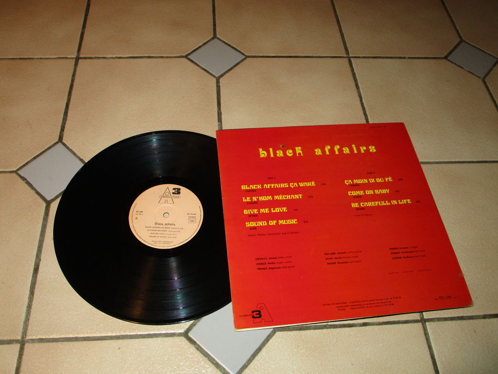 VIEUX VINYLE 1976 "BLACK AFFAIRS" CA WAKE CD et vinyles