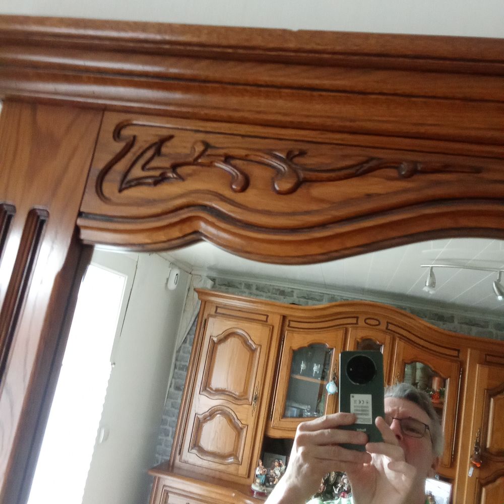 Babut pas plus le miroir 
Longueur 240 cm
Largeur 56 Meubles