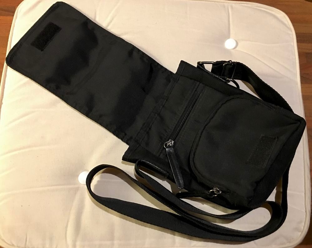 SAC bandouli&egrave;re BENETTON ; &Eacute;TAT NEUF Maroquinerie