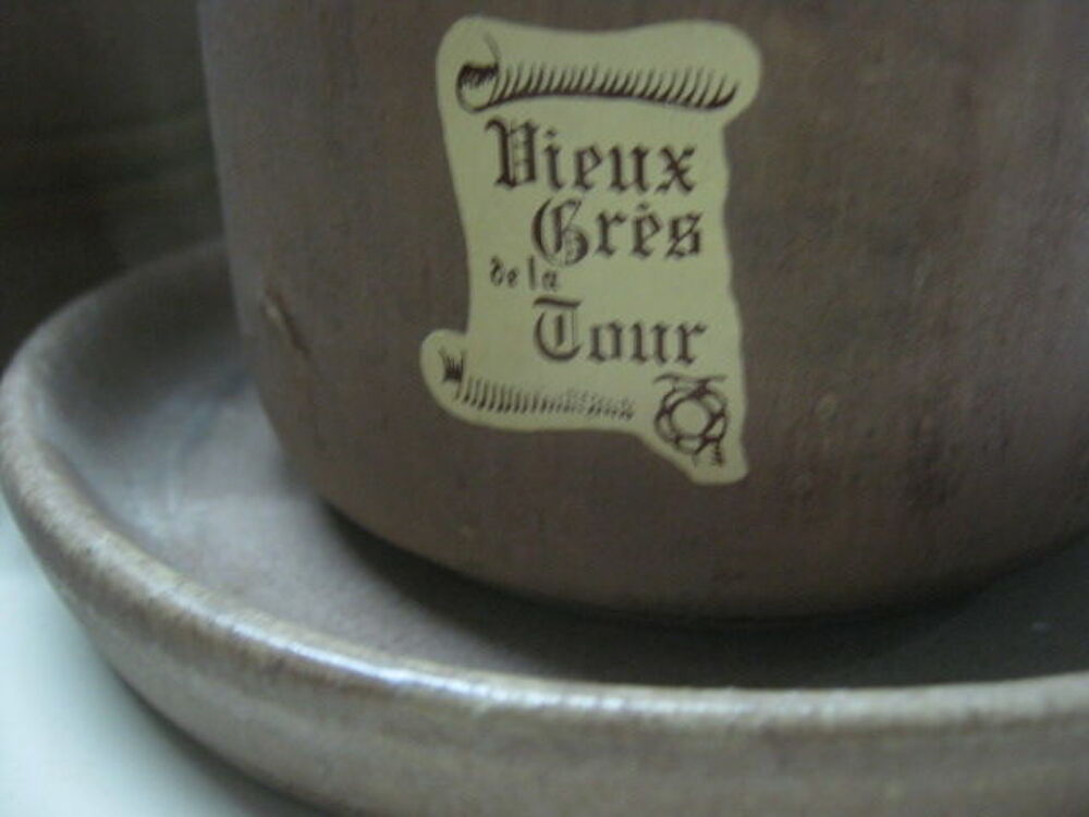Service &agrave; d&eacute;jeuner en vieux gr&eacute;s Cuisine