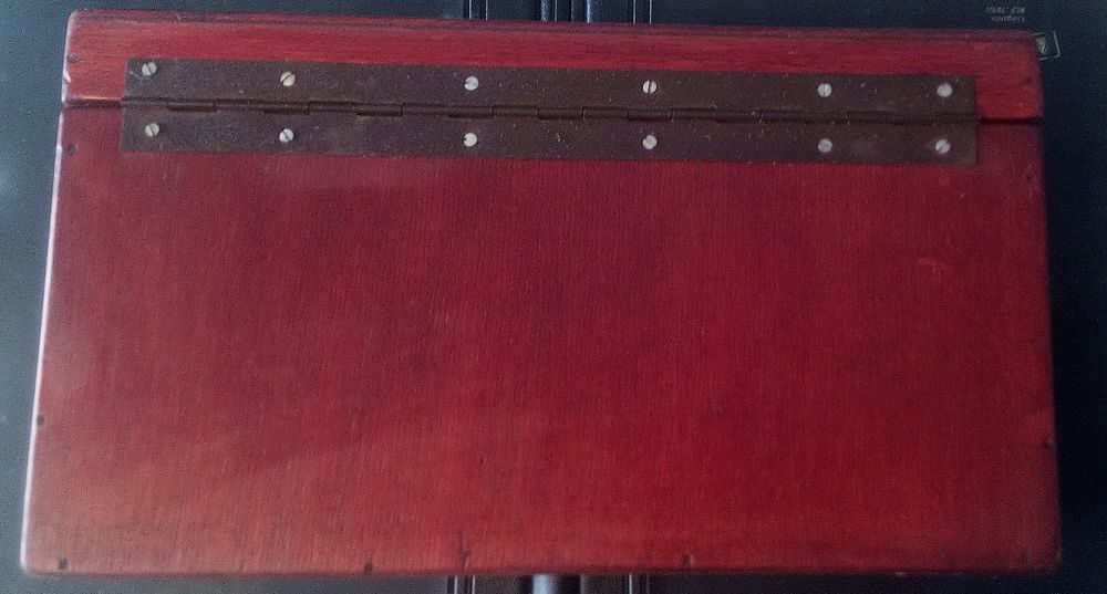Coffre ancien de rangement en bois Meubles