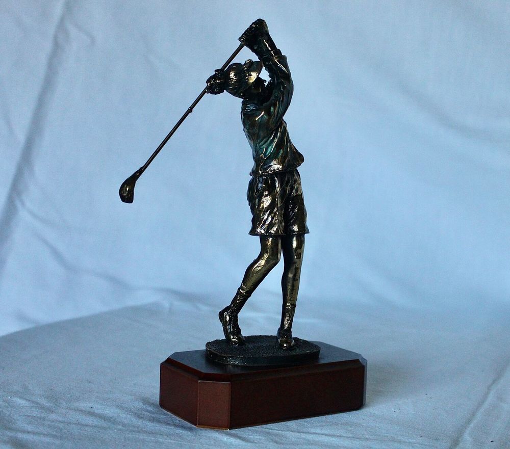 GOLF STATUETTE GOLFEUSE Décoration