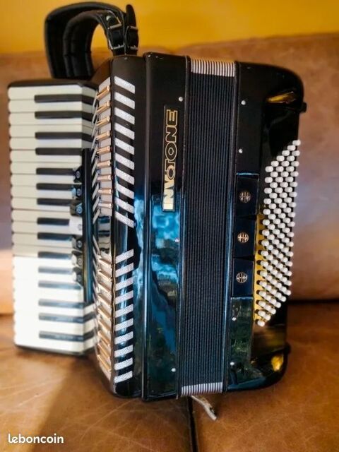 Accordéon clavier piano droitier 400 Saint-Cannat (13)