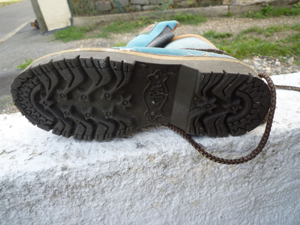Chaussures de randonn&eacute;e Ricardelli pointure 38 Sports