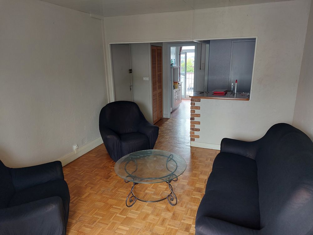 Location Appartement Une ou des Chambres en colocation Rez