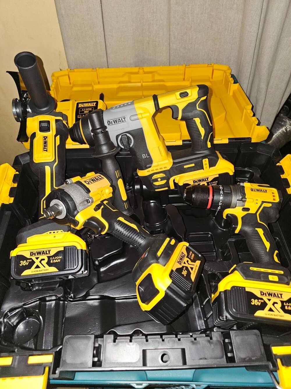   nouveau kit Dewalt 4 en 1 