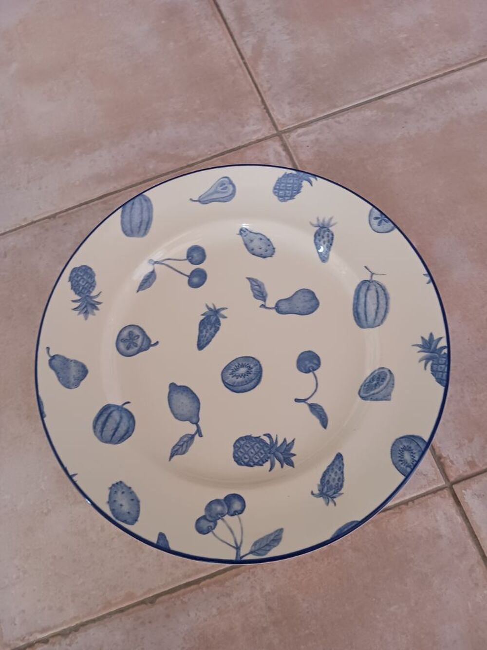 Lot de 10 assiettes Electroménager