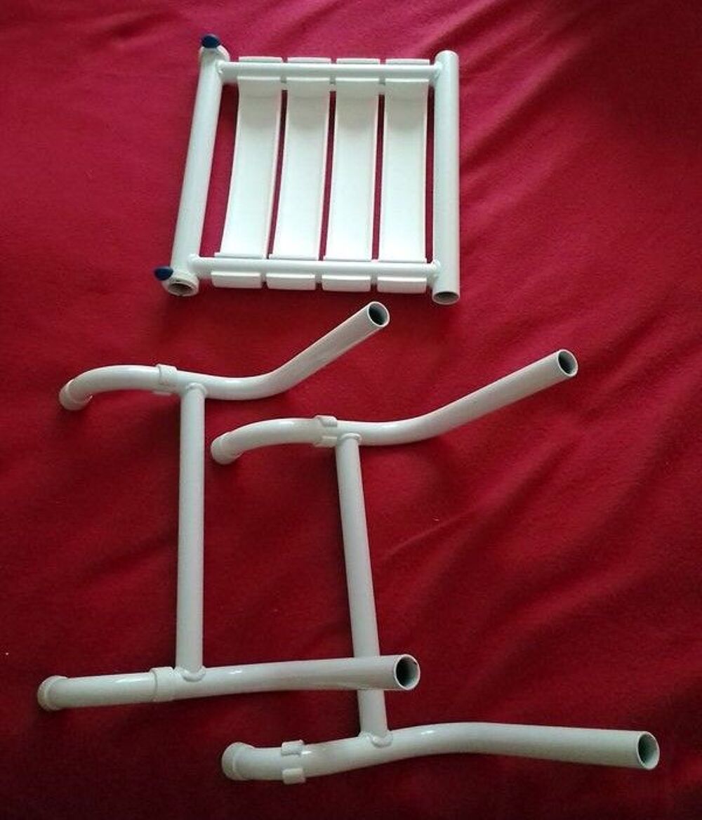 Si&egrave;ge de baignoire NEUF avec supports antid&eacute;rapants. Meubles