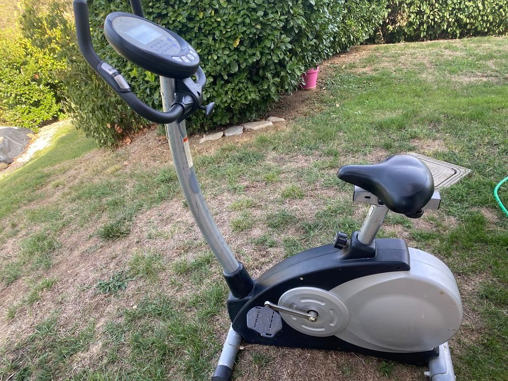 lot v&eacute;los VTC homme et VTC femme + 1 v&eacute;lo d'appartement Vélos