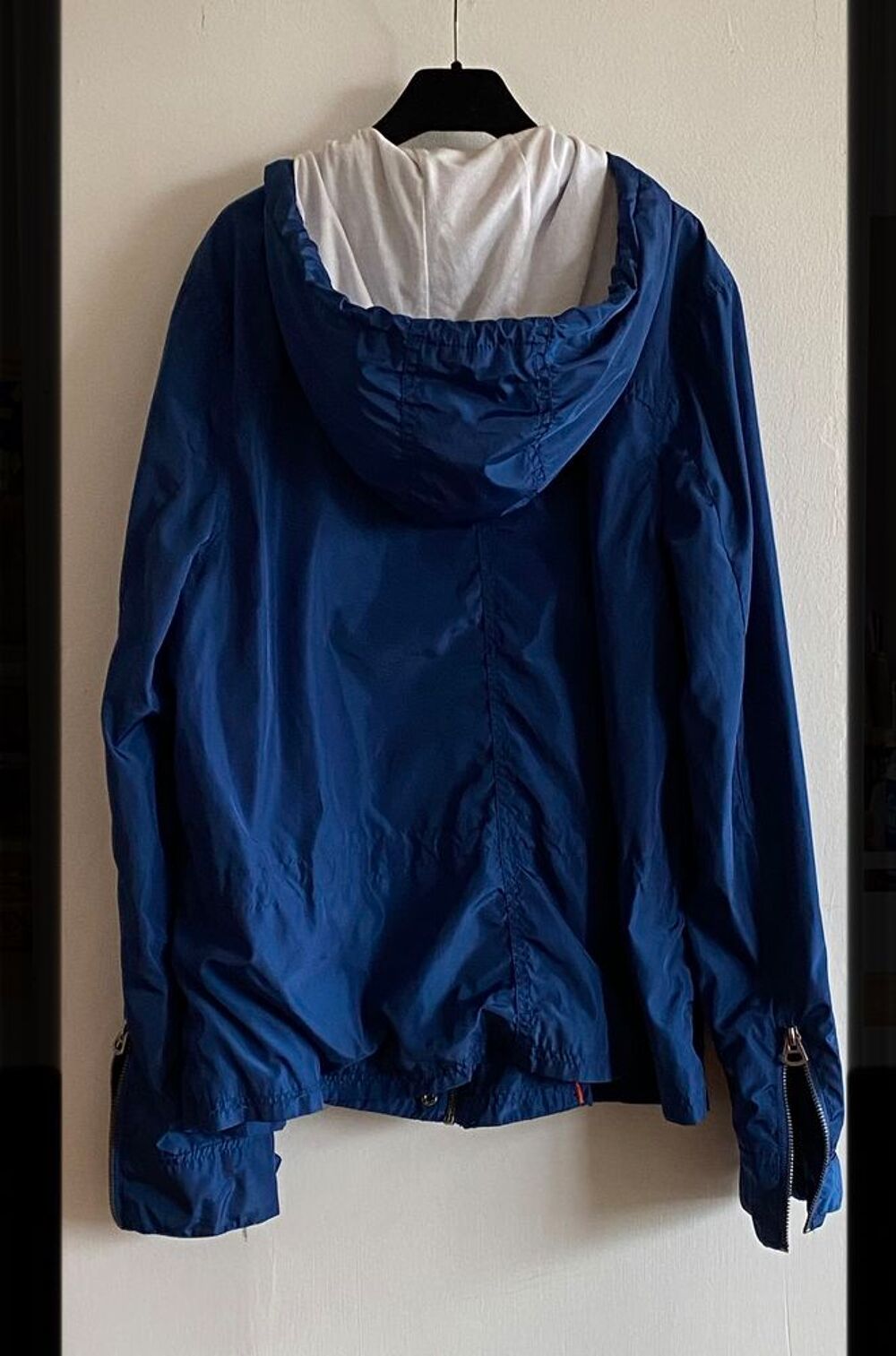Imperm&eacute;able bleu avec capuche Creeks Taille : 46 Vêtements