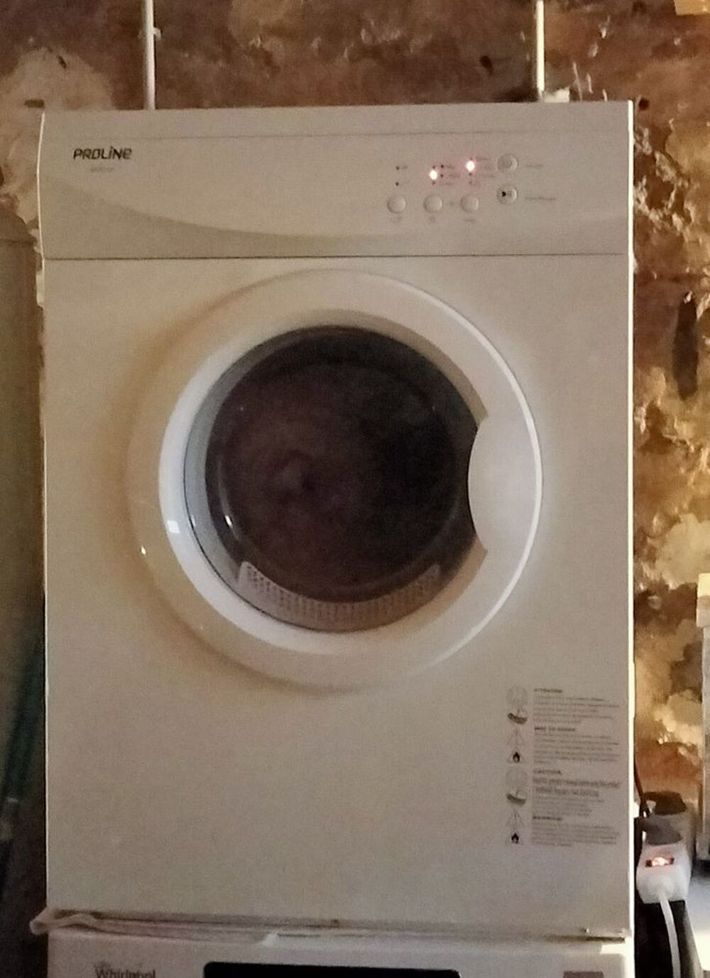 SECHE LINGE &agrave; &eacute;vacuation, en excellent &eacute;tat. Electroménager