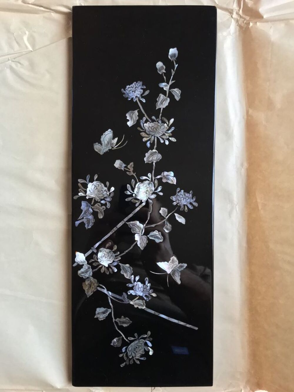 Tableau en bois laqu&eacute; avec incrustations nacre papillon Décoration