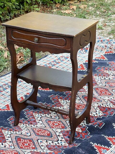 Jolie petit table de chevet avec tiroir 15 Les Milles (13)