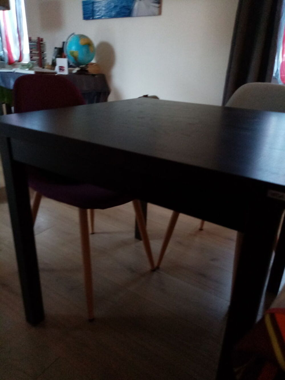Tables carr&eacute;s bon &eacute;tat. Meubles