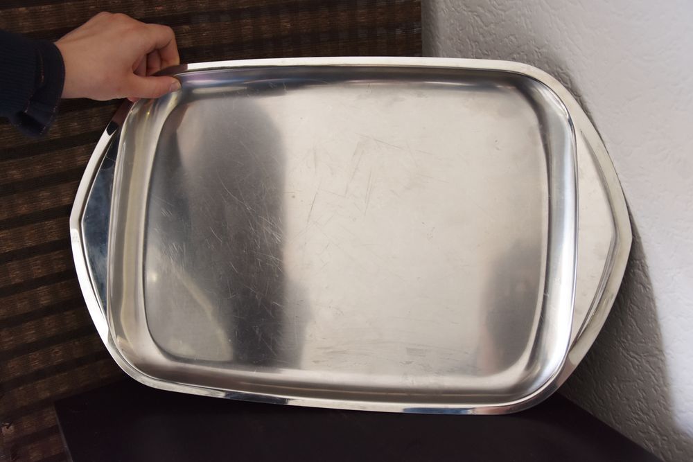 Plateau inox. Guy Degrenne. 52 cm. Tr&egrave;s bon &eacute;tat. Cuisine