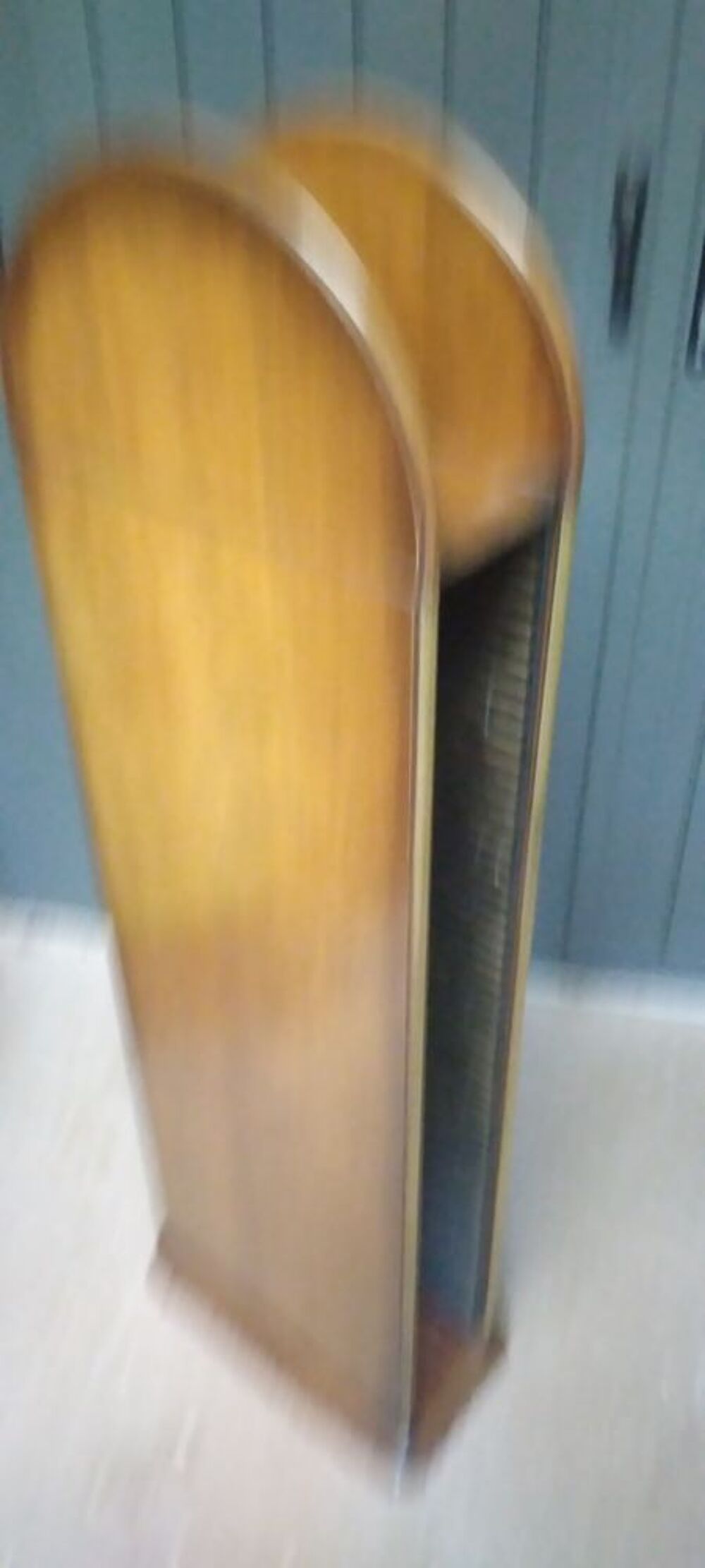 Tour CD 80 CD en bois massif Meubles